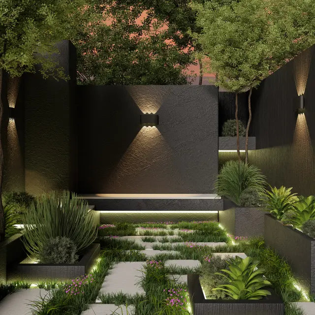 BOLD EXTERIOR MULTI BEAM LIGHT